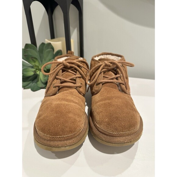UGG Australia 3236 Chukka Neumel Men’s Suede Boots Size 9/ 10.5 Women- Chestnut main image 11